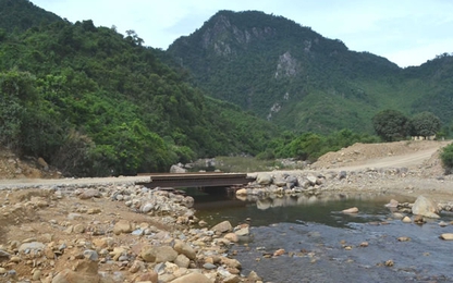 Sông Cu Đê bị lấp bởi đường cao tốc đoạn La Sơn-Túy Loan