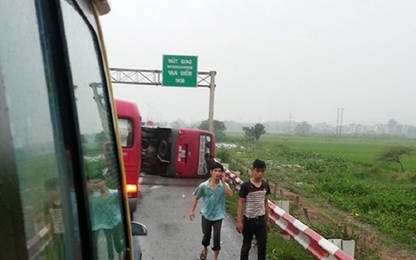Tai nạn kinh hoàng trên cao tốc Pháp Vân-Cầu Giẽ, 12 người thương vong