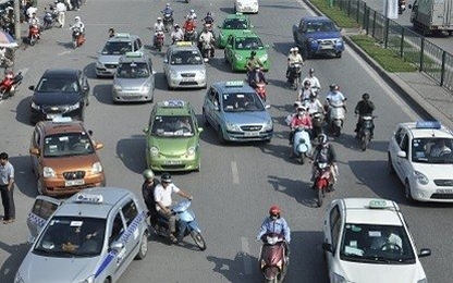 Ý thức tham gia giao thông của người Hà Nội kém hơn TPHCM?