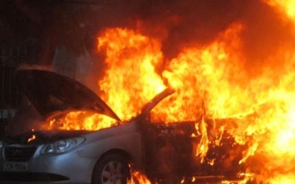 Cháy ô tô, một người thiệt mạng tại sân bay Nội Bài