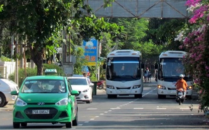 Dùng sân bay Nha Trang 'giải cứu' đường ùn tắc