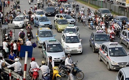 Hà Nội "ngạt thở" với 3.000 taxi ngoại tỉnh