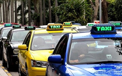 Thứ trưởng Bộ Tài chính trải lòng việc đi làm bằng taxi