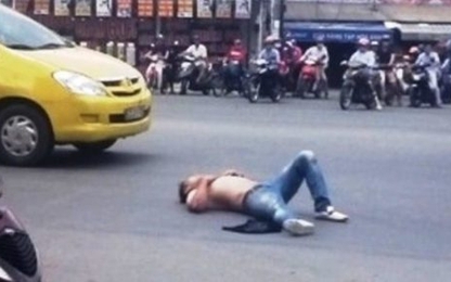Con nghiện lên cơn “ngáo đá” chặn xe làm náo loạn Sài Gòn