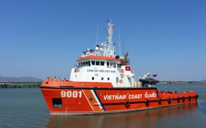 Tàu chở 10 ngư dân bị sóng đánh chìm ở vùng biển Vũng Tàu