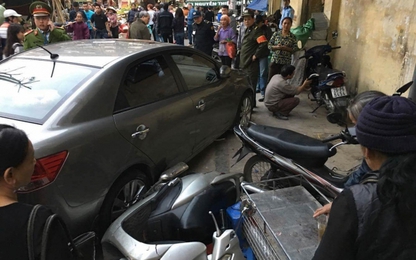 Hà Nội: Nâng ô tô cứu bé 6 tuổi kẹt cứng dưới gầm xe