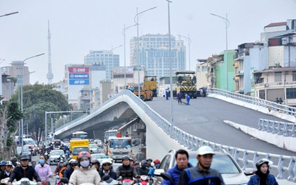 Cầu vượt ở nút giao thông "nóng" nhất Hà Nội sắp được thông xe