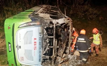 Xe buýt lao xuống núi, 14 người chết thảm
