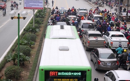 Sẽ phạt cả xe buýt thường nếu lấn làn BRT