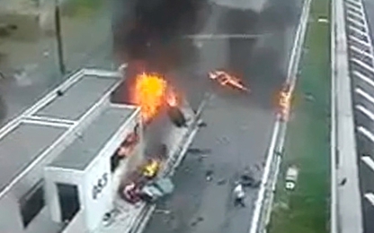Clip: Thiếu gia lái xe Porsche gây tai nạn kinh hoàng, 4 người chết
