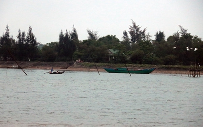Lật thuyền trên sông Thạch Hãn, 2 học sinh chết đuối