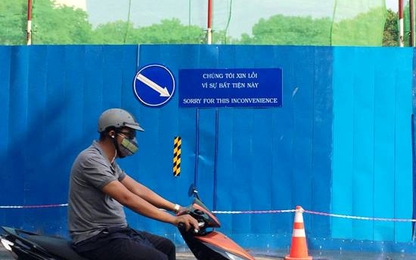 Lắp biển chỉ dẫn giao thông bằng song ngữ Việt- Anh ở Sài Gòn