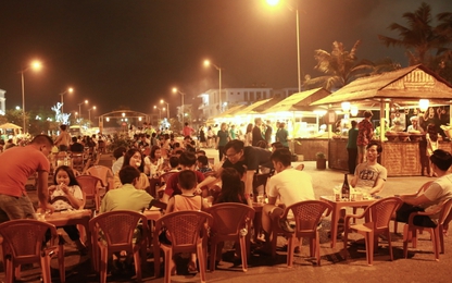 Chợ Quê phố biển đón hàng ngàn lượt khách trong hai ngày khai trương