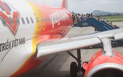 Máy bay từ Phú Quốc chậm khởi hành vì bị cắt lốp