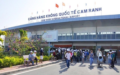 Khách TQ tố nhân viên sân bay Cam Ranh tiêu cực, quyết không về nước
