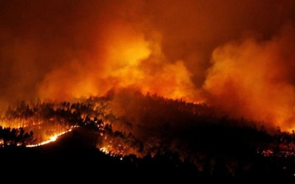 Cháy rừng kinh hoàng, hàng chục người chết thảm trong ô tô