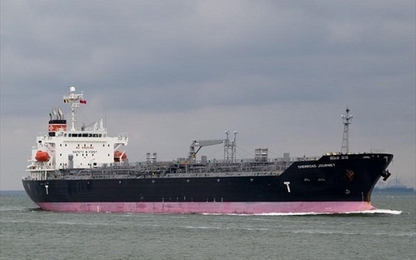 Vụ tàu nước ngoài mắc cạn: Nỗ lực ngăn 300 tấn dầu tràn ra biển