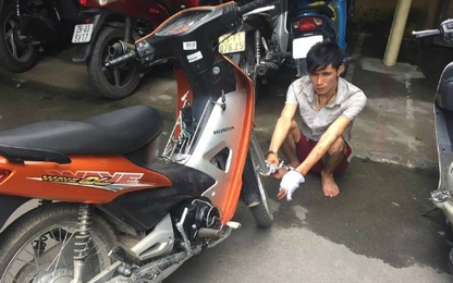 Tên cướp xe máy rút dao dọa giết cảnh sát giao thông