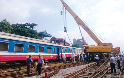 Điều tra nguyên nhân vụ tàu hỏa trật bánh 2 lần ở ga Yên Viên