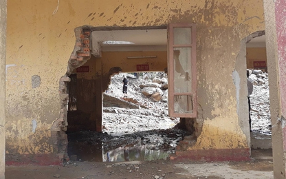 Những ngôi trường tan hoang sau cơn lũ dữ ở xứ Mù Cang