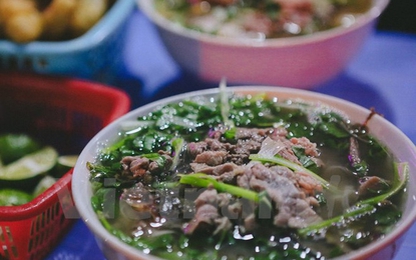 Phở và gỏi cuốn Việt Nam lọt tốp 30 món ăn ngon nhất thế giới