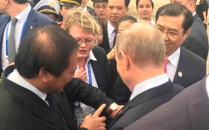 Món quà bất ngờ Bộ trưởng Trương Minh Tuấn tặng Tổng thống Putin