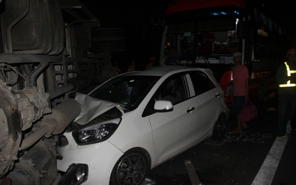 Tai nạn liên tiếp trên cao tốc TP.HCM - Trung Lương, 1 người chết