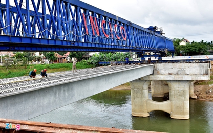 Hợp long cầu Thạch Bích vượt qua sông lớn nhất Quảng Ngãi