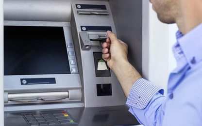 Ngân hàng được giảm phí rút tiền ATM