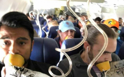 Bức ảnh trong vụ tai nạn máy bay khiến nhiều người ngao ngán