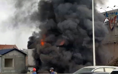 Cháy lớn kèm tiếng nổ cạnh chân cầu Vĩnh Tuy, một người chết