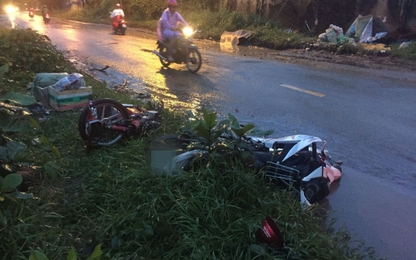 2 xe máy đấu đầu trong mưa, nam thanh niên tử vong tại chỗ