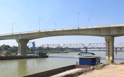 Hợp long cầu Việt Trì-Ba Vì bắc qua sông Hồng