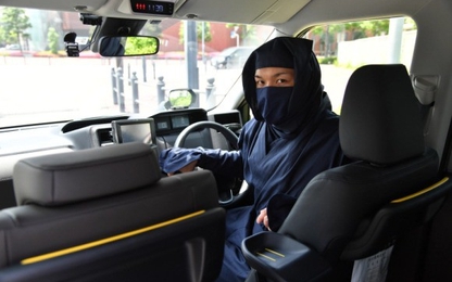 Đi taxi ở Nhật Bản mùa này: Tài xế cosplay thành ninja, vệ sĩ