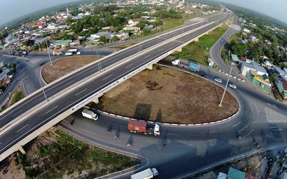 Đề nghị tiếp tục bán quyền thu phí đường cao tốc TP.HCM-Trung Lương
