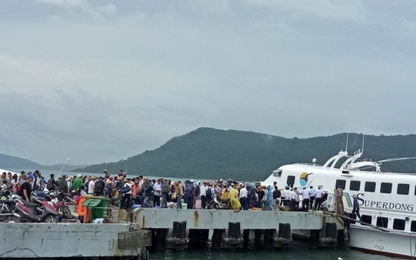 Hàng nghìn người kẹt ở Phú Quốc vì tàu cao tốc ngưng chạy