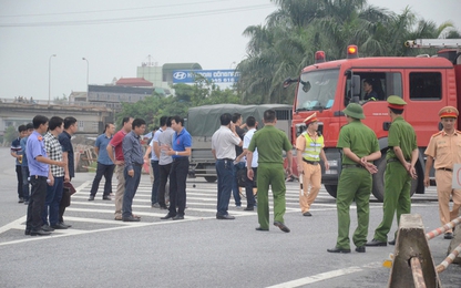 Dựng lại hiện trường xe khách đâm xe cứu hỏa khiến 9 người thương vong