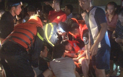 Cứu dân chạy lũ trong đêm, 2 chiến sĩ ở Nghệ An bị thương nặng
