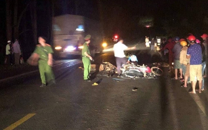 Hai xe máy đối đầu kinh hoàng trong đêm, 3 người thương vong