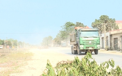 Đi qua đoạn đường đang thi công, một học sinh bị cán tử vong