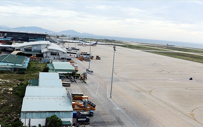 Đường băng sân bay quốc tế Cam Ranh xuống cấp nghiêm trọng