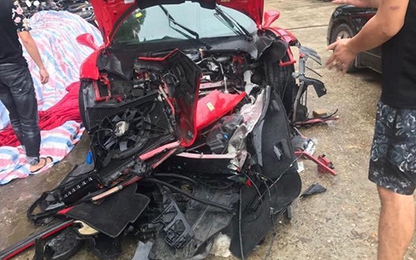 Ô tô của ca sĩ Tuấn Hưng nát đầu sau tai nạn
