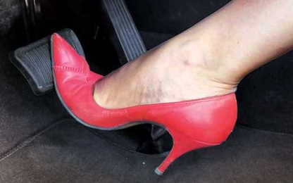 Giày cao gót - thủ phạm gây ra nhiều tai nạn thương tâm