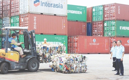 Hải quan Hải Phòng chặn đứng 130 container rác đổ vào Việt Nam