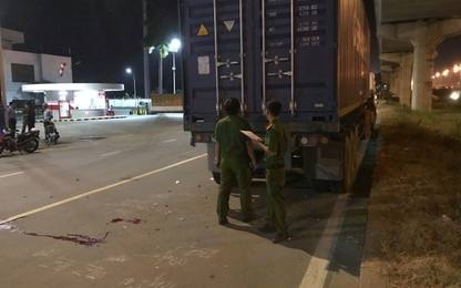 Tông vào đuôi container, thanh niên 25 tuổi chết thảm ở Sài Gòn