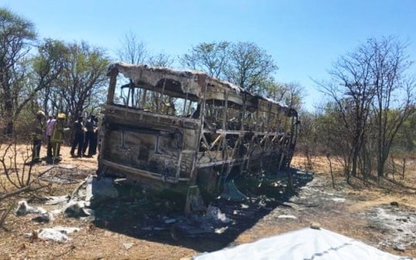 Nổ xe buýt kinh hoàng, ít nhất 42 người chết