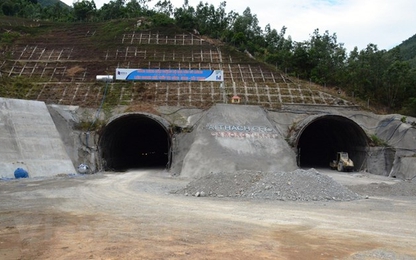 Hầm Cù Mông thông xe, miễn phí lưu thông dịp Tết