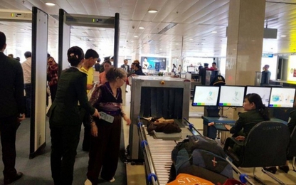 Nam hành khách trộm điện thoại ngay khu vực soi chiếu của sân bay