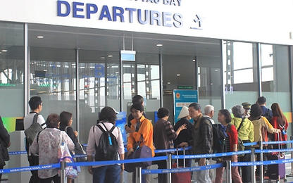 Sân bay Nội Bài hạn chế người nhà tiễn hành khách đi quốc tế