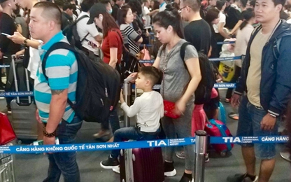 Sân bay Tân Sơn Nhất đón gần 130.000 hành khách trong ngày cao điểm Tết